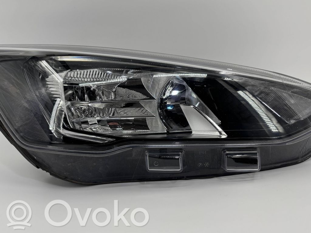 Ford Focus Headlight/headlamp 