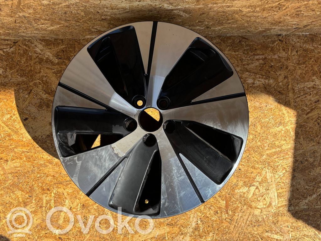 Volvo XC40 R18 alloy rim 
