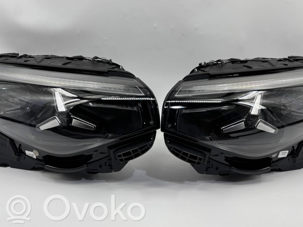 Lampy przednie / Komplet   A1749062502,A749062602