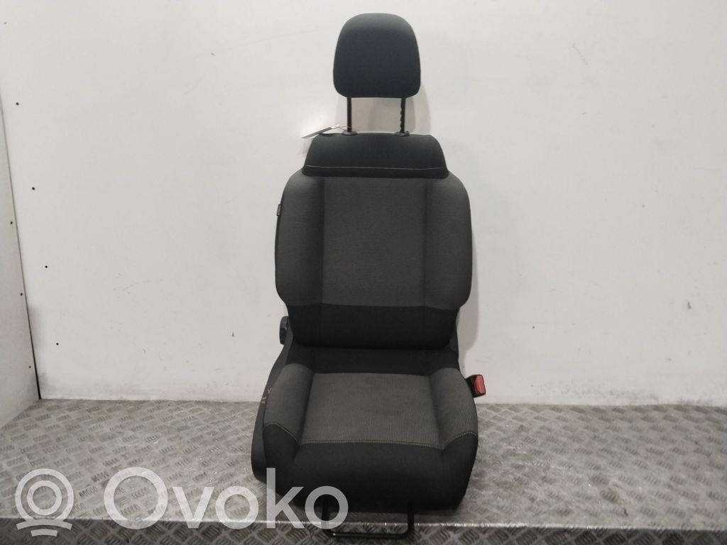 Citroen C3 Etumatkustajan istuin 