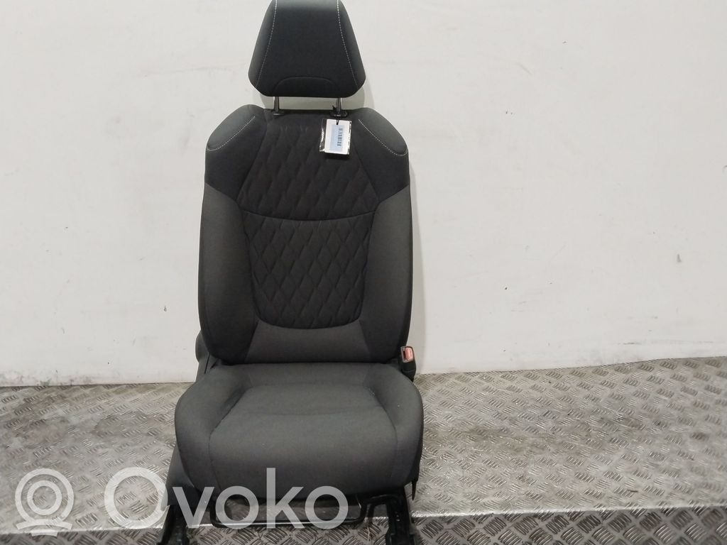 Toyota Corolla E160 E170 Fotel przedni pasażera 