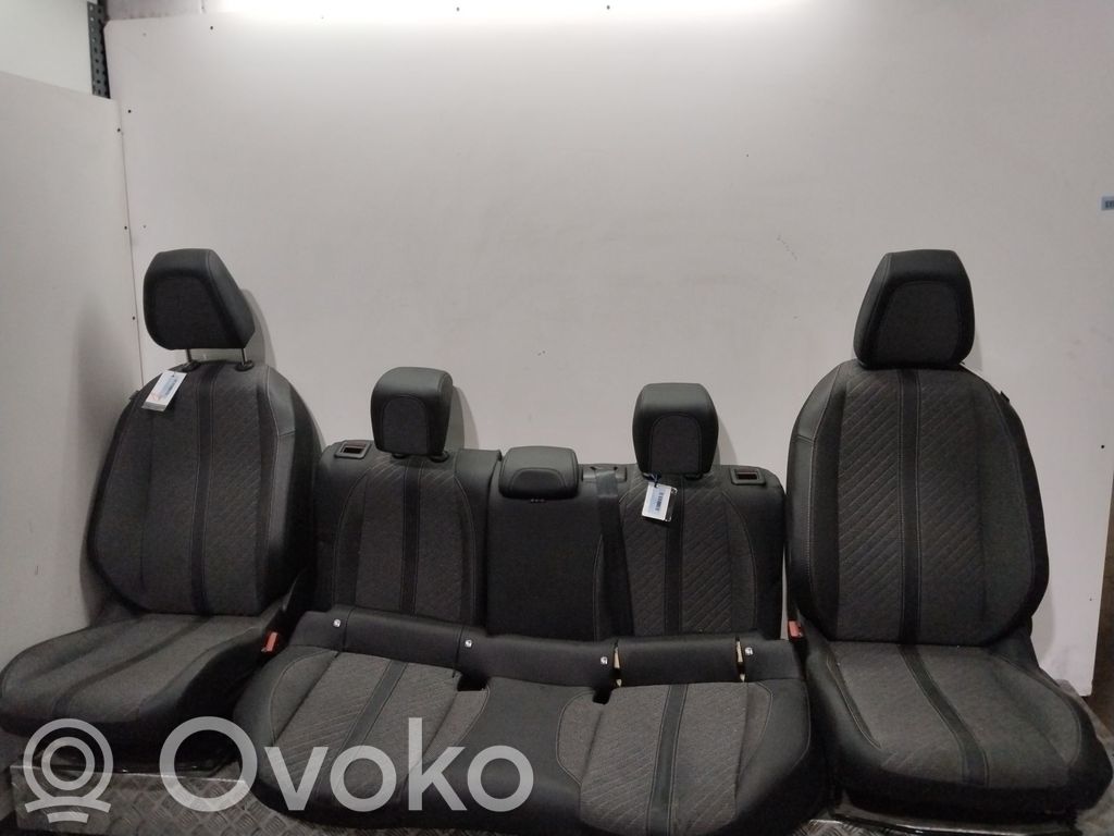 Peugeot 2008 II Set scaune 