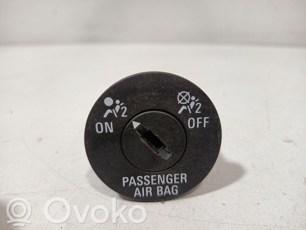Opel Astra H Interrupteur / bouton multifonctionnel 