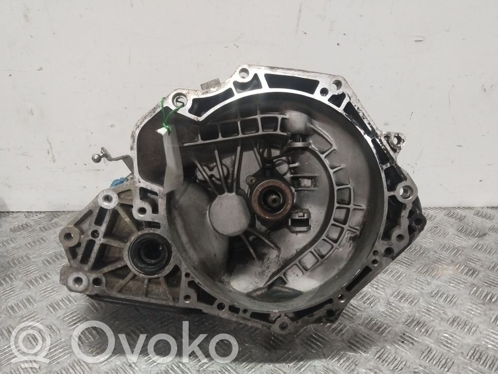 Opel Corsa C Caja de cambios manual de 5 velocidades