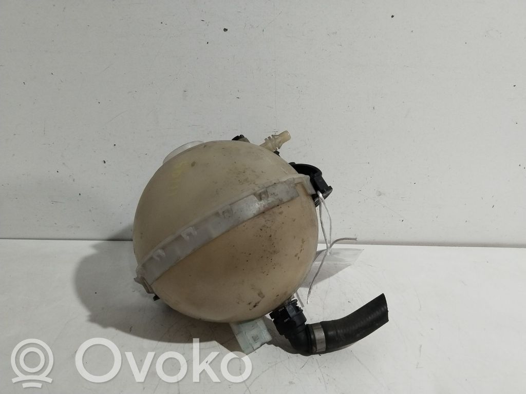 BMW 3 E30 Zbiornik wyrównawczy paliwa 