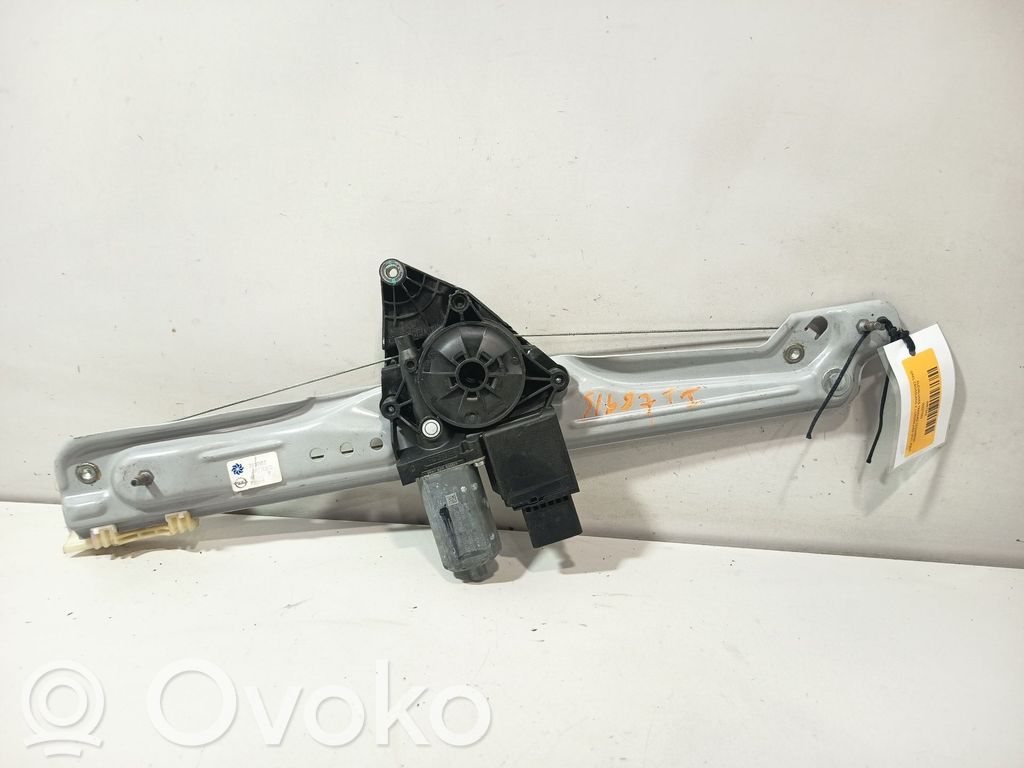 Opel Crossland X Takaikkunan nostomekanismi ilman moottoria