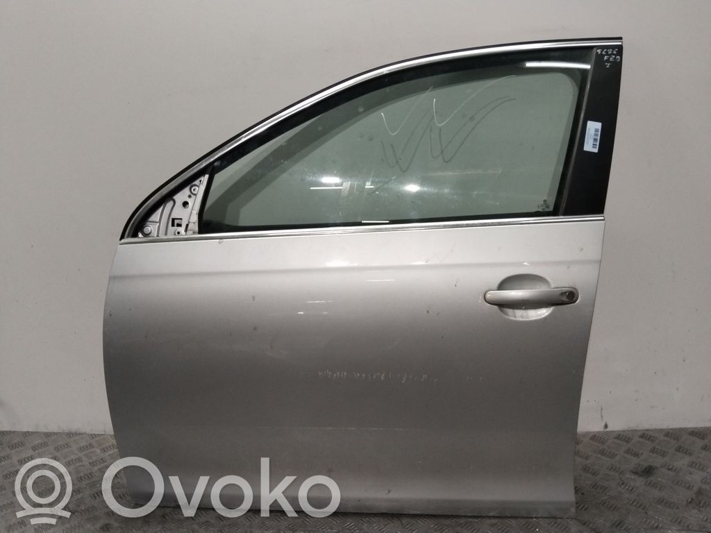 Volkswagen Jetta V Drzwi przednie 
