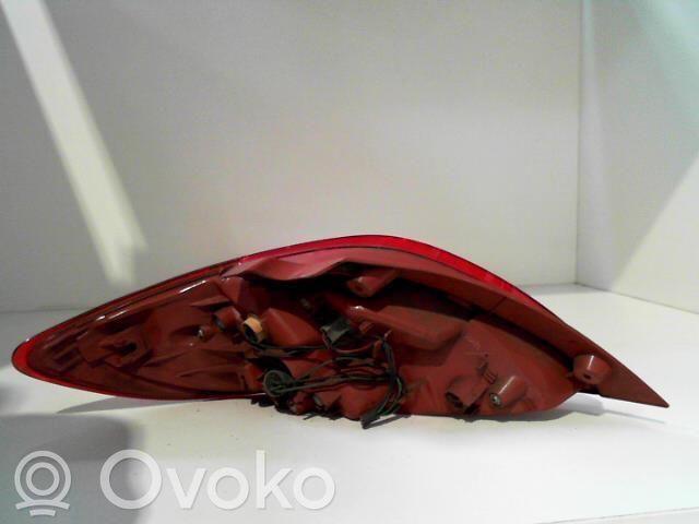 Mazda 2 Задний фонарь в кузове 