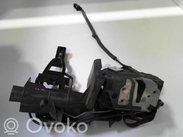 Ford Focus Priekšpusē slēdzene 