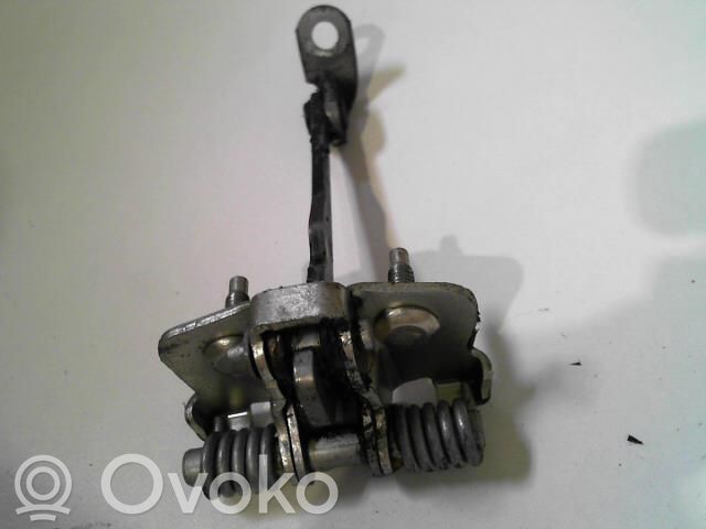 Dacia Duster Etuoven pidätin 