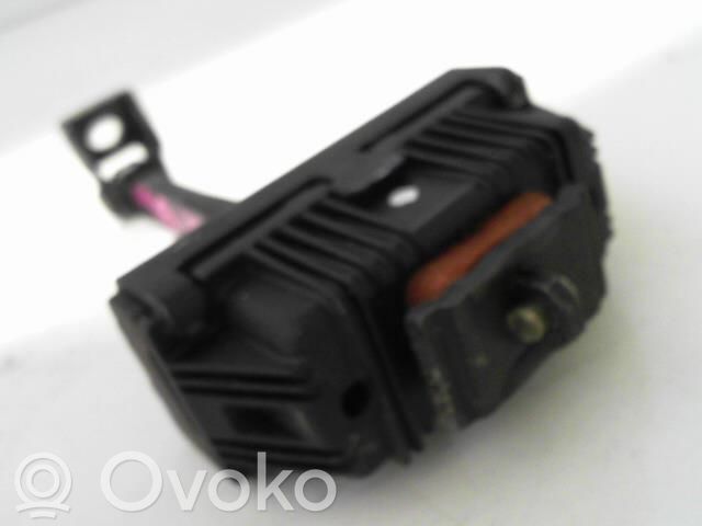 BMW 5 E60 E61 Etuoven pidätin 