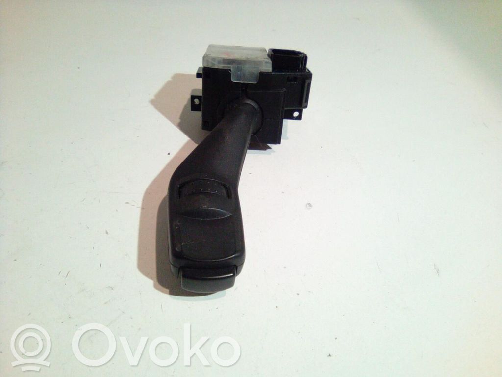 Ford C-MAX I Valytuvų rankenėlė 