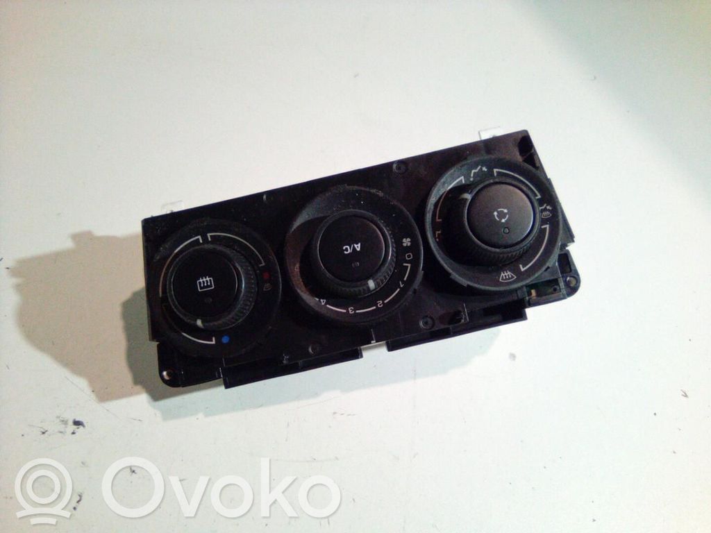 Peugeot 308 Climate control unit 