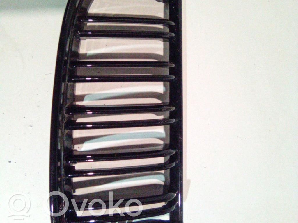 BMW 3 E90 E91 Front bumper upper radiator grill 