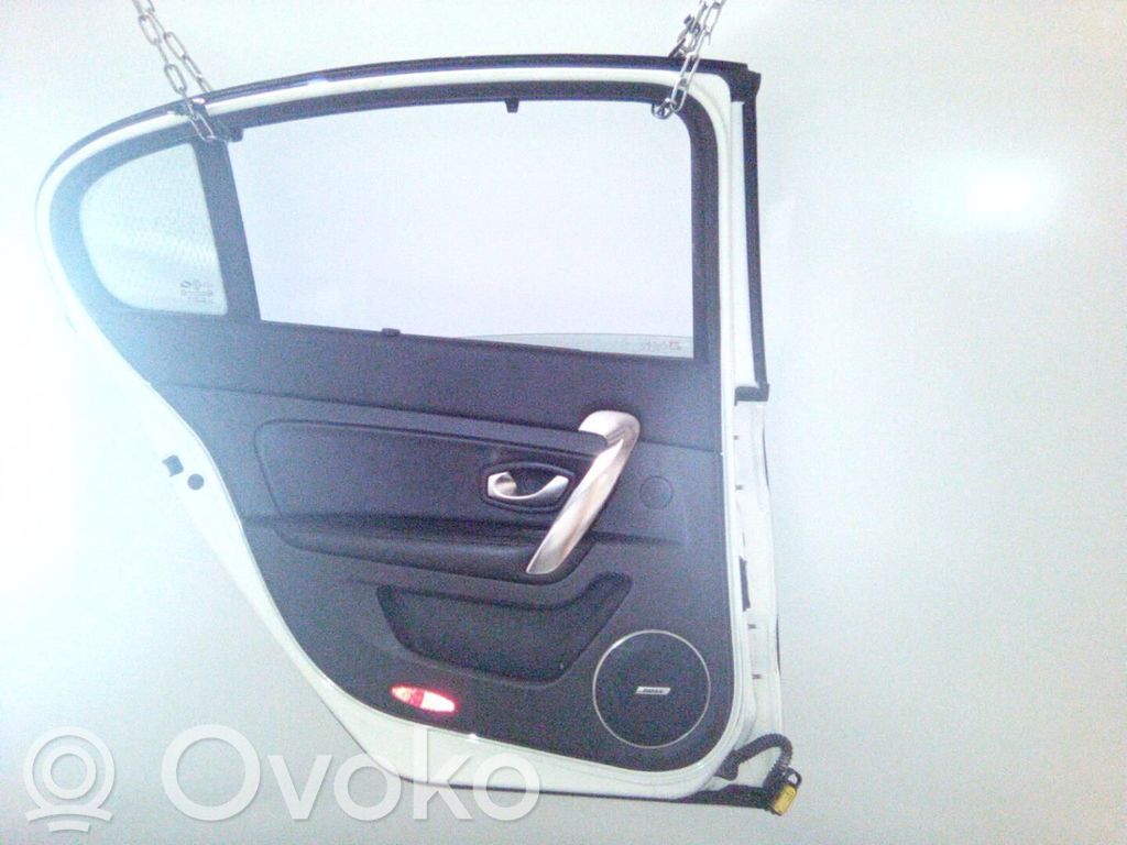 Puerta trasera   821013087R