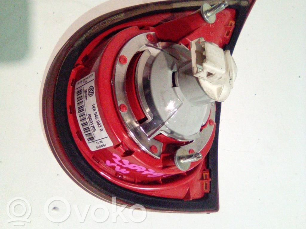 Volkswagen Golf V Lampy tylnej klapy bagażnika 