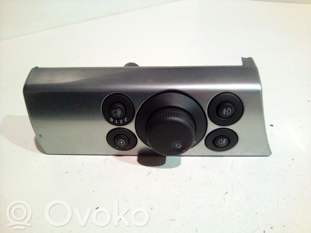 Opel Astra H Light switch 