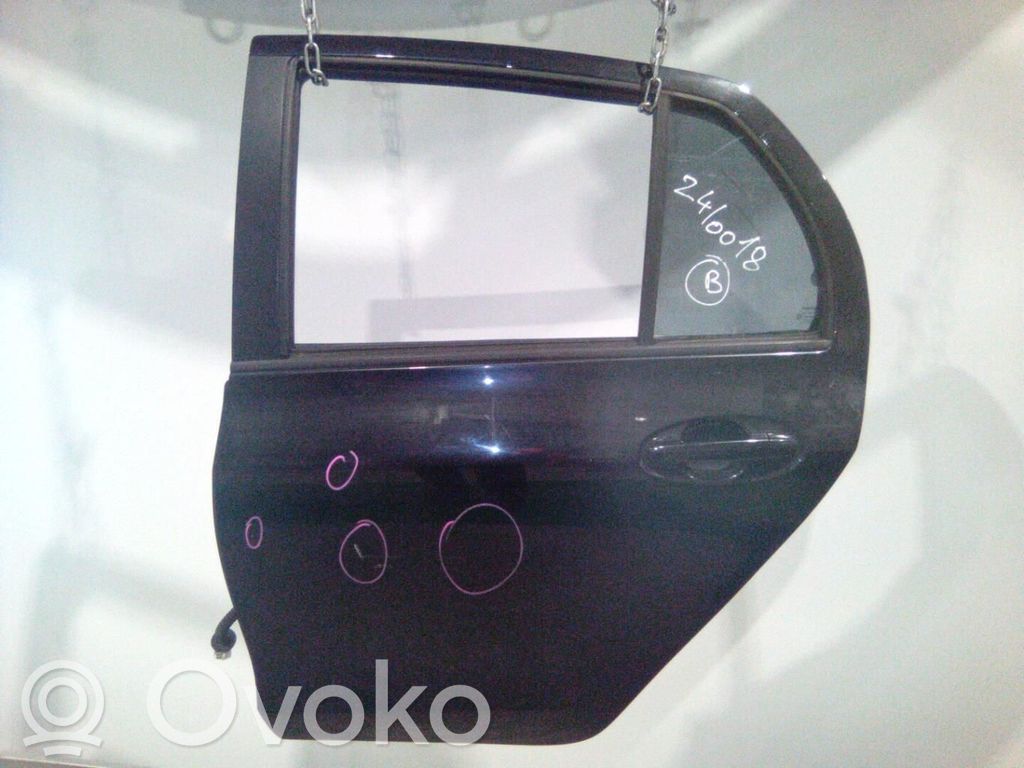 Puerta trasera   670040D110