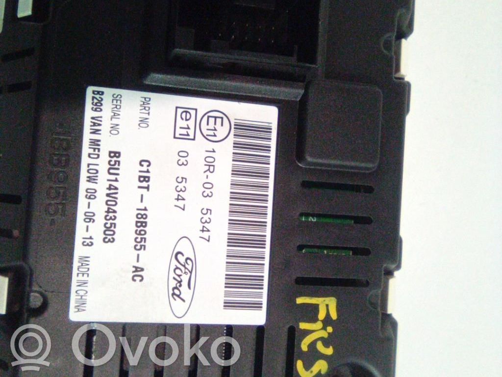 Ford Fiesta Pulkstenis 