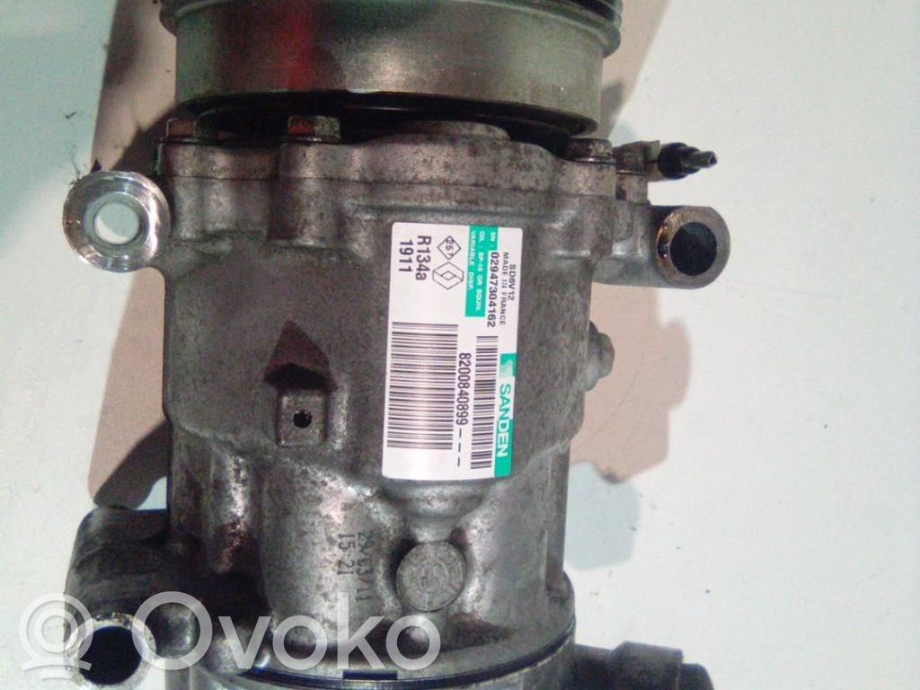 Dacia Sandero Air conditioning (A/C) compressor (pump) 