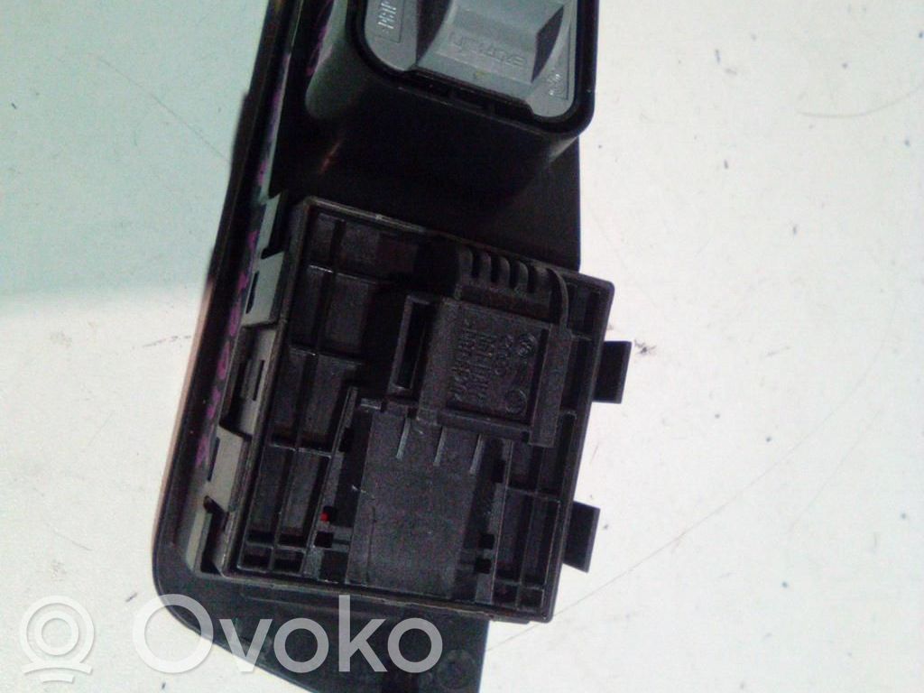 Audi A1 Electric window control switch 
