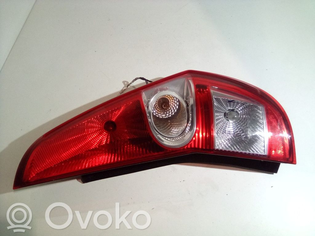 Suzuki Splash Aizmugurējais lukturis virsbūvē 