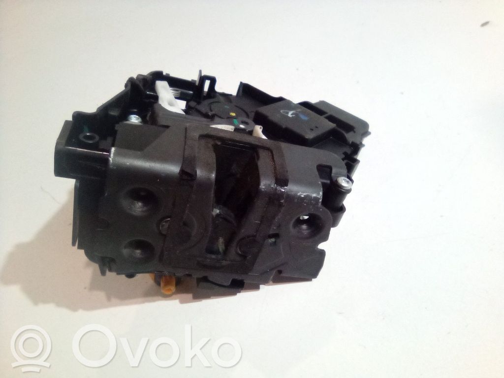 Ford Ka Priekšpusē slēdzene 