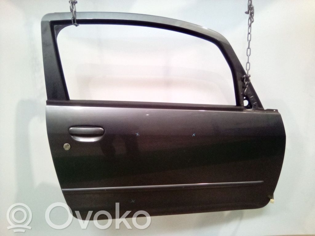 Mitsubishi Colt Puerta delantera 