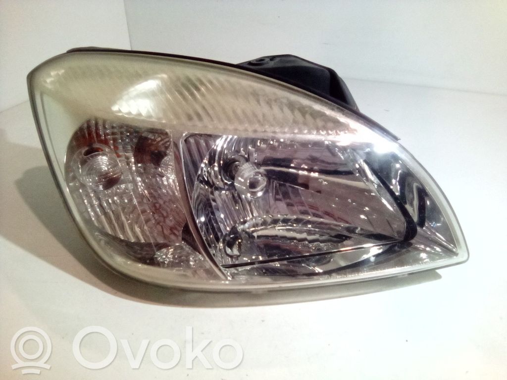 KIA Rio Scheinwerfer 