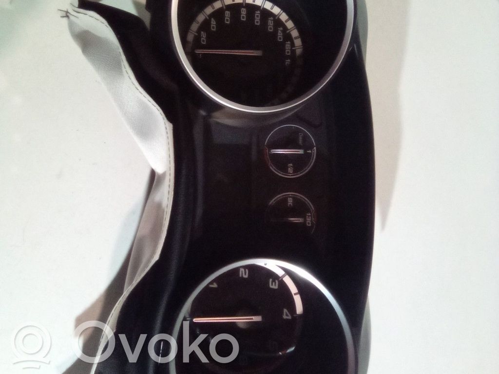 Alfa Romeo Giulietta Licznik / Prędkościomierz 