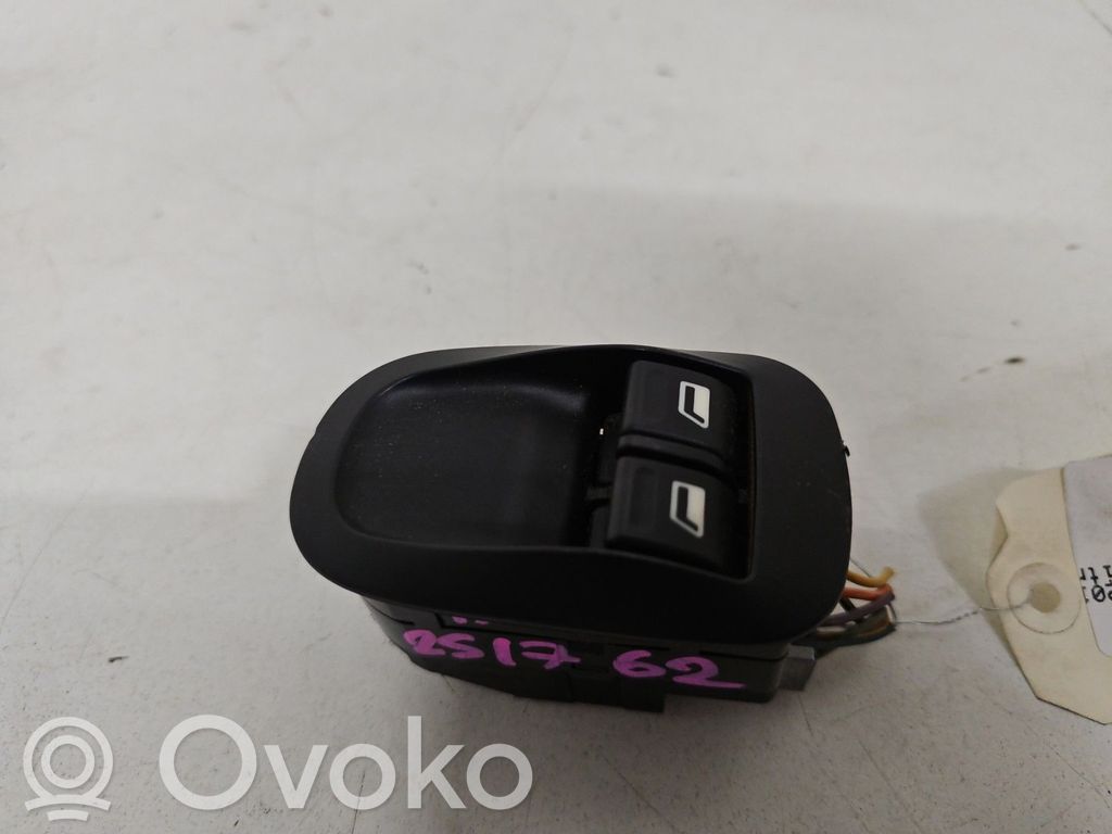 Peugeot 206+ Electric window control switch 