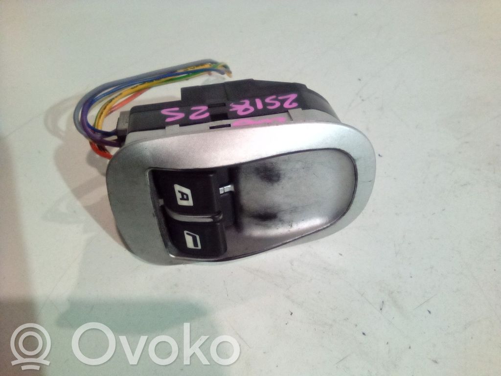 Peugeot 206+ Electric window control switch 