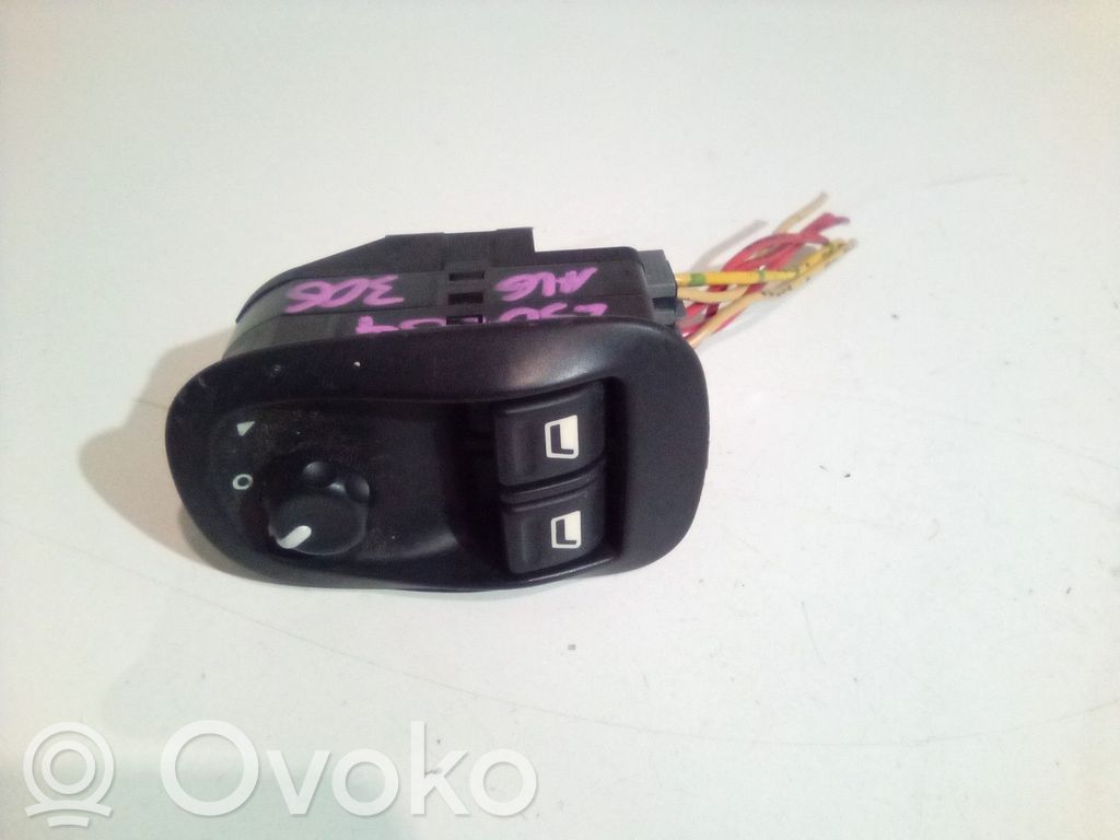 Peugeot 306 Electric window control switch 
