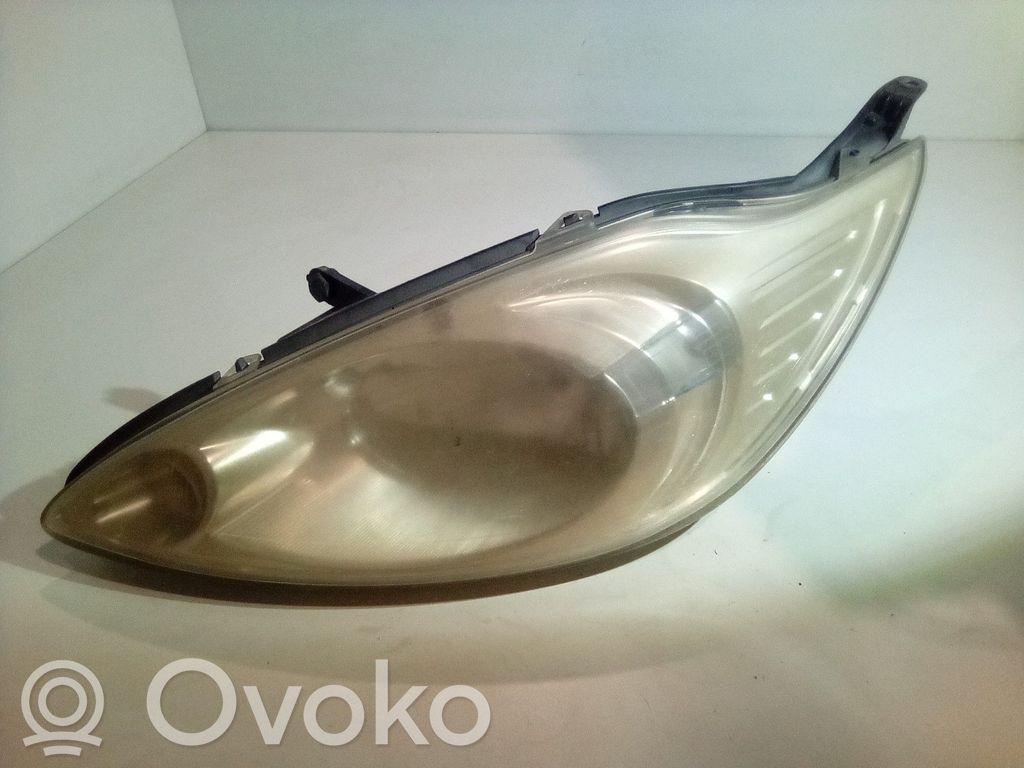 Headlight/headlamp   1563832