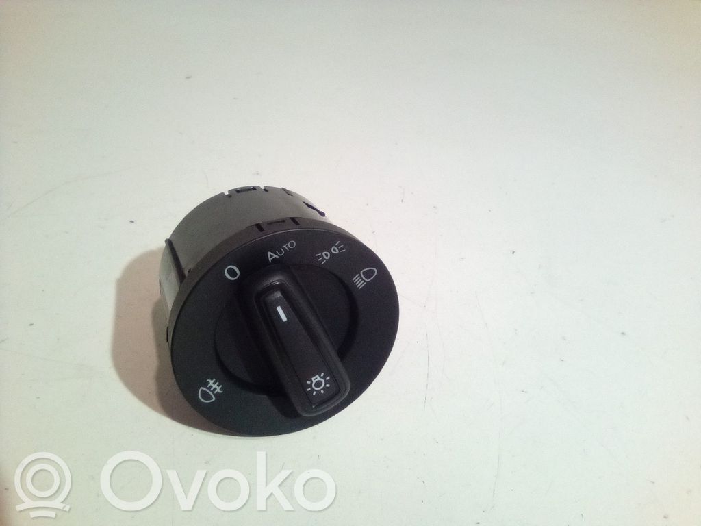 Volkswagen Polo VI Interruptor de luz 