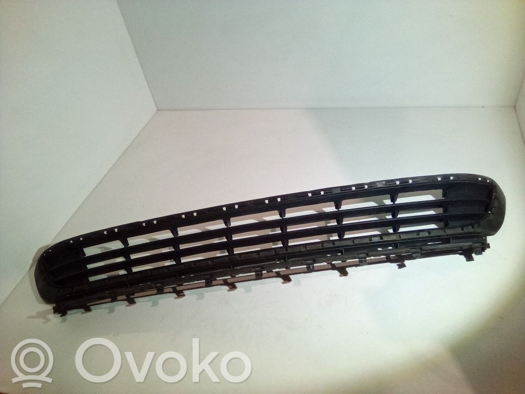 Volkswagen Golf VII Grilă inferioară bară față 