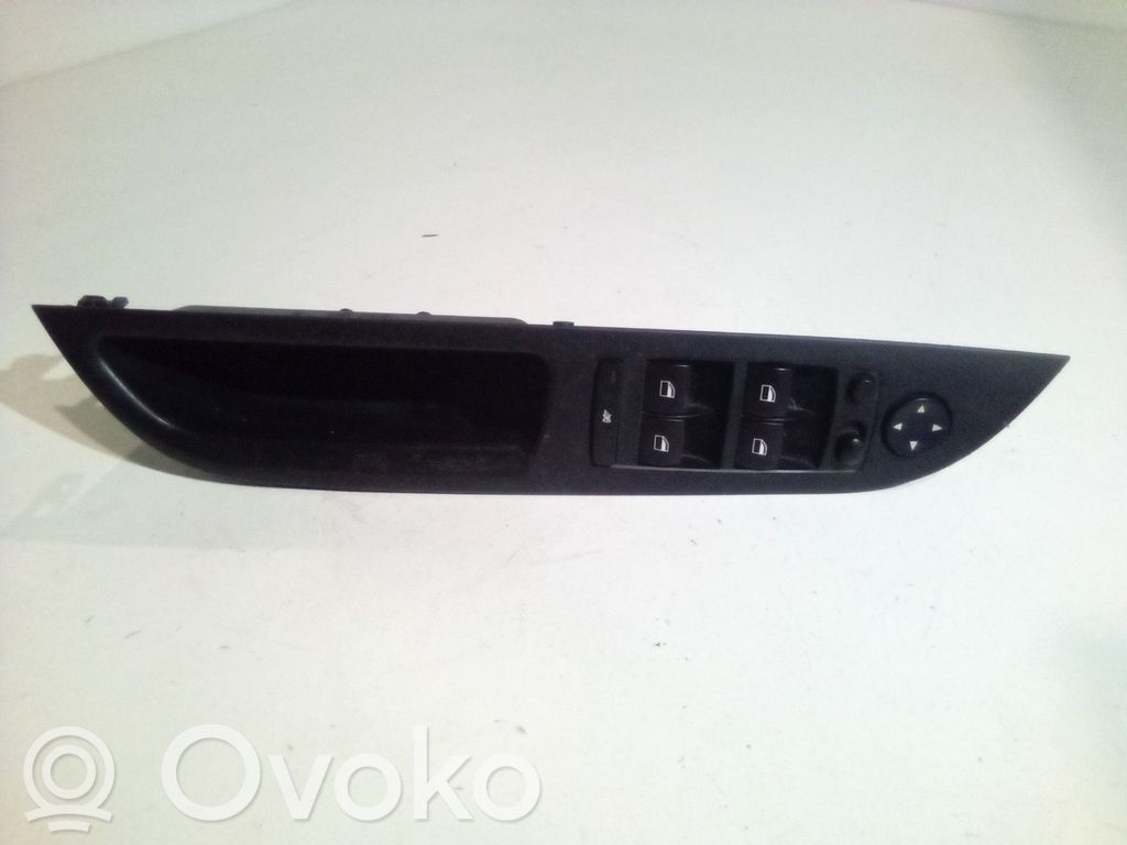 Electric window control switch   61319122113