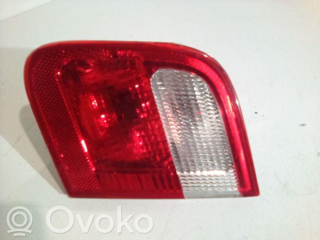 BMW 3 E46 Tailgate rear/tail lights 