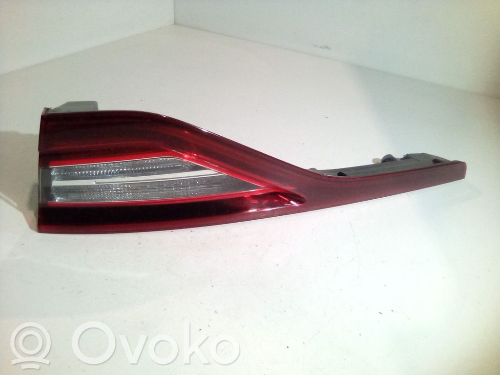 Renault Megane IV Tailgate rear/tail lights 