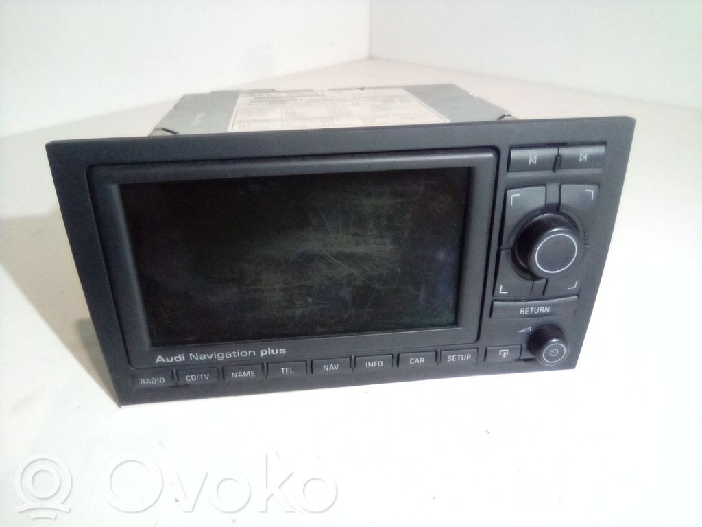 Audi A4 S4 B7 8E 8H Panel / Radioodtwarzacz CD/DVD/GPS 