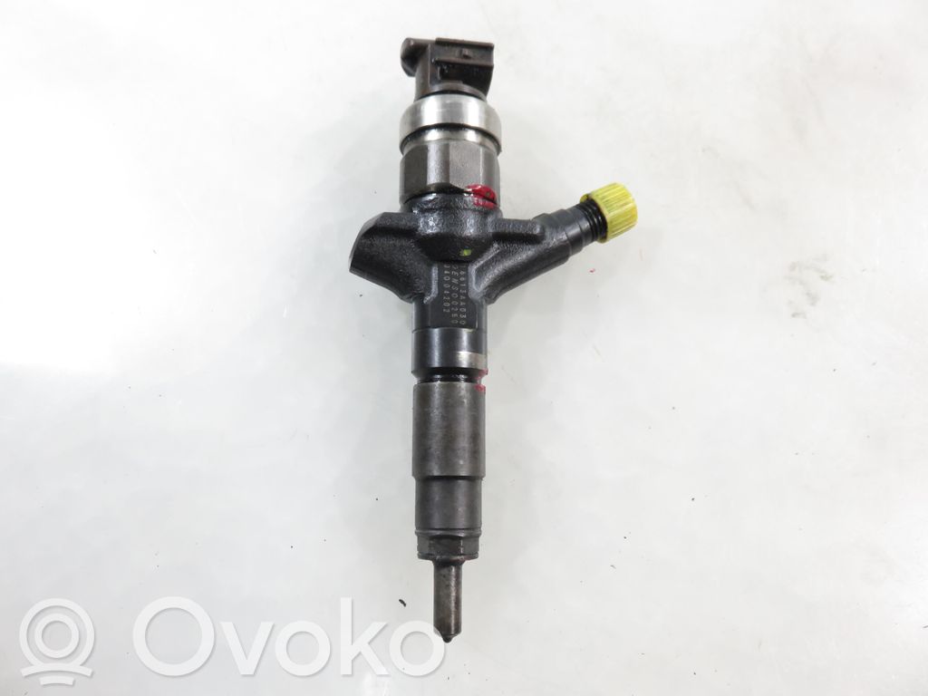 Inyector de combustible   16613AA030,16613AA030