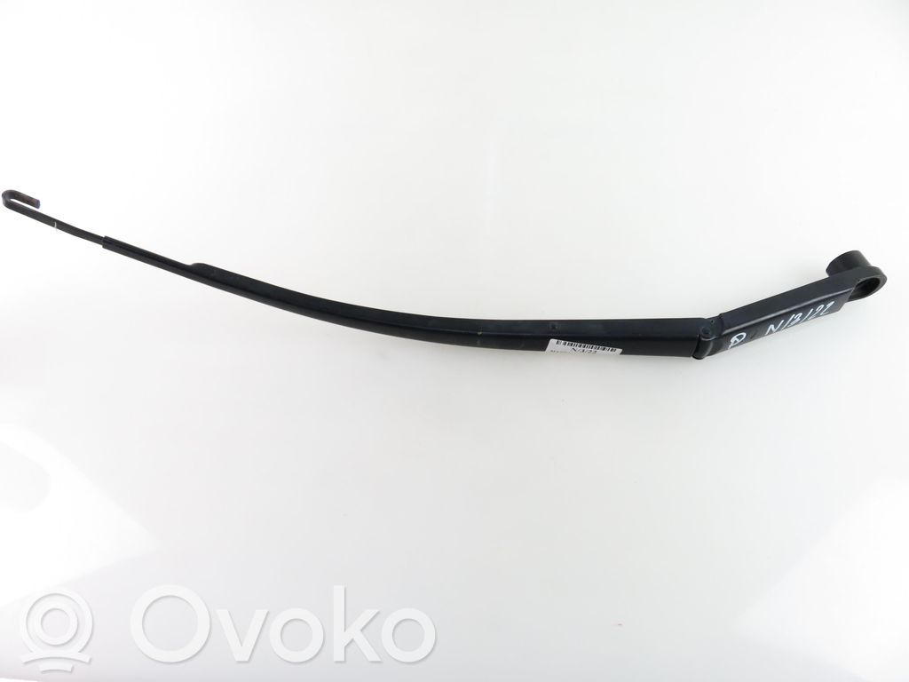 Front wiper blade arm