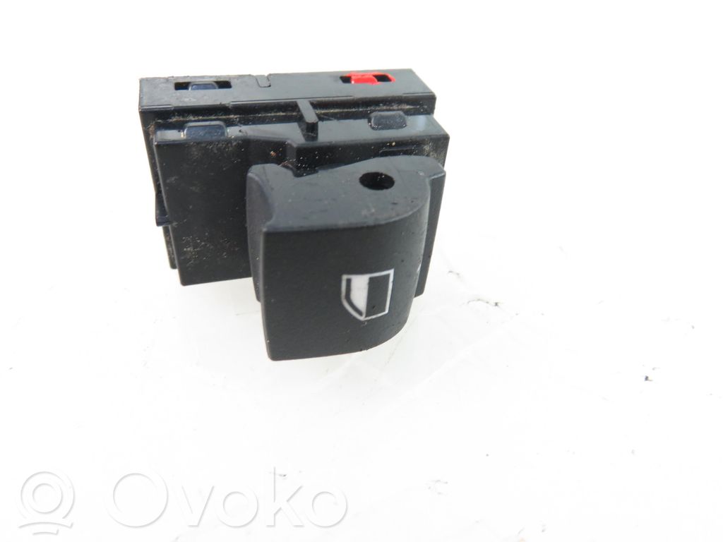 Quarter vent window switch   9208107,9208107