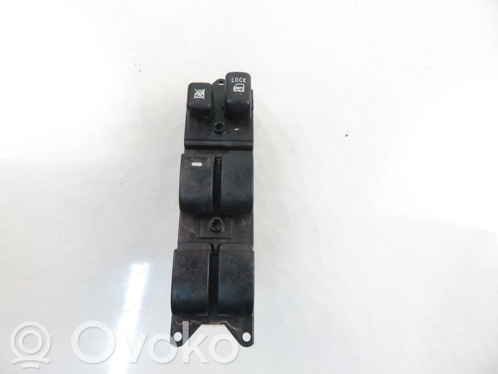 Electric window control switch   8608A068,8608A068