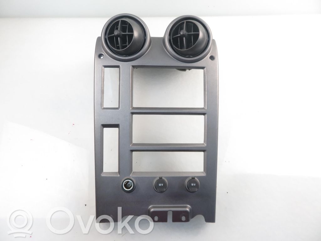 Hummer H2 Radio/GPS head unit trim 