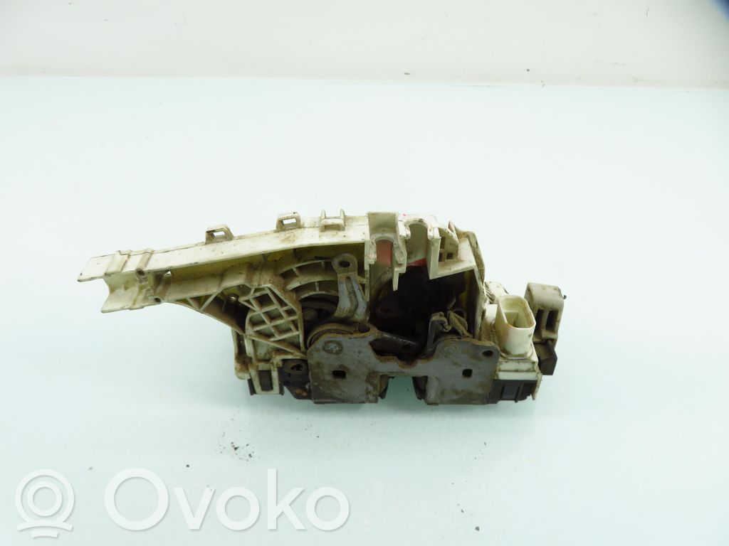 Mercedes-Benz Sprinter W906 Rear door lock 