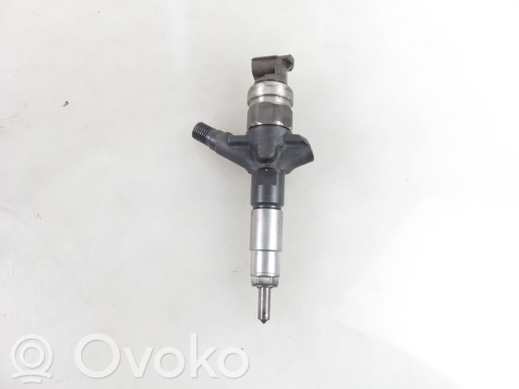 Inyector de combustible   16613AA020,16613AA020