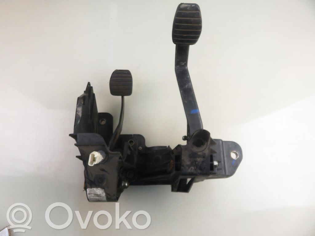 Pedalų komplektas   8200672233,8200672233