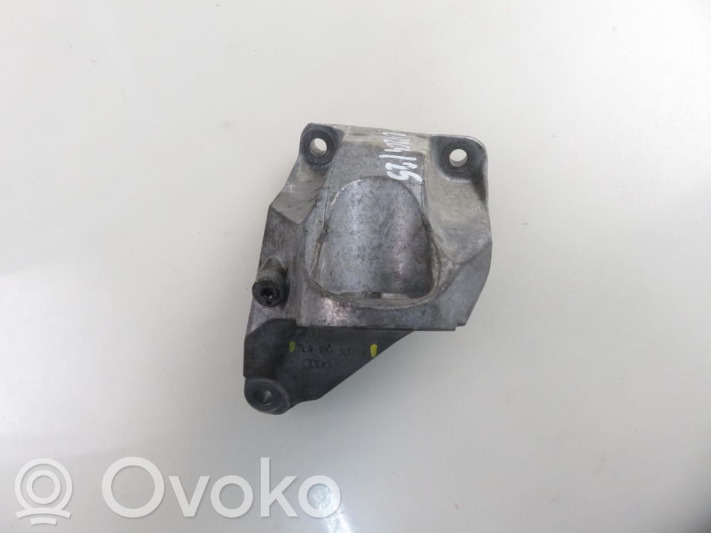 Audi Q7 4L Engine mounting bracket 