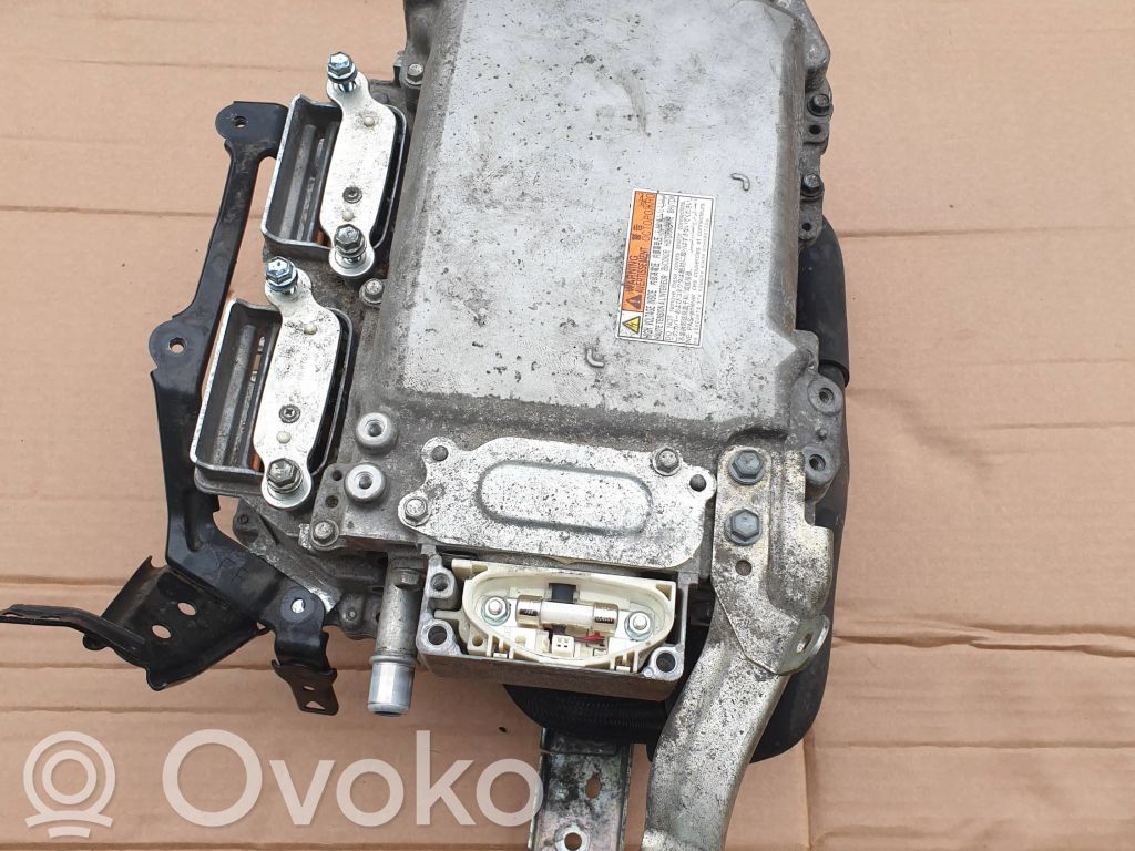 Toyota RAV 4 (XA40) Inverteris (įtampos keitiklis) 